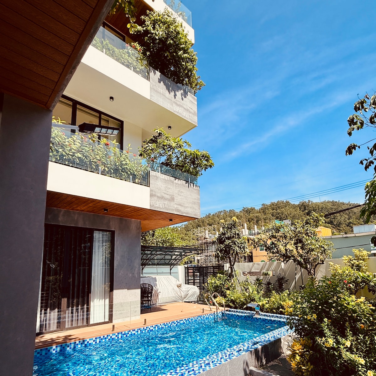 Luxury Studio in Stunning Villa with pool.