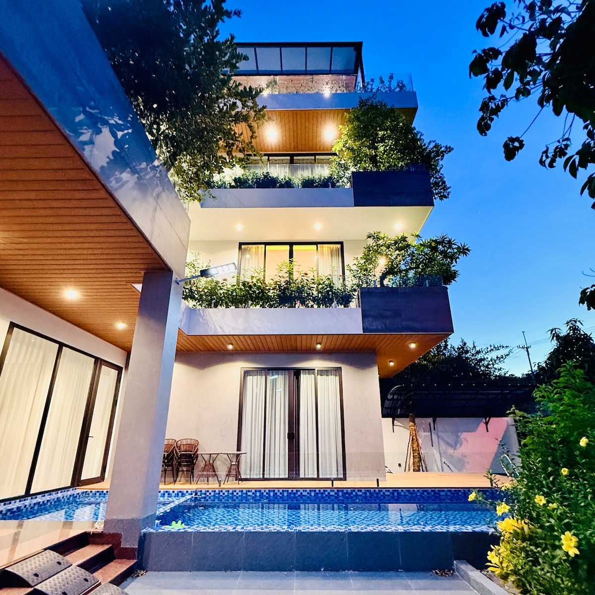 Private Ensuite in Stunning Luxury Villa