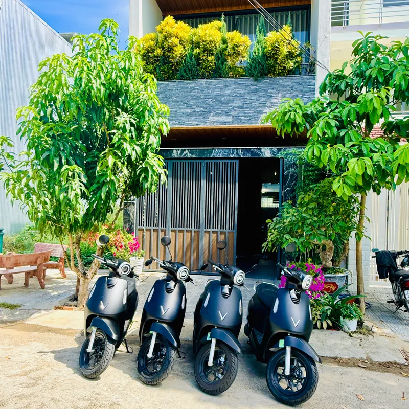 VinFast Evo Grand Lite electric scooter, front view